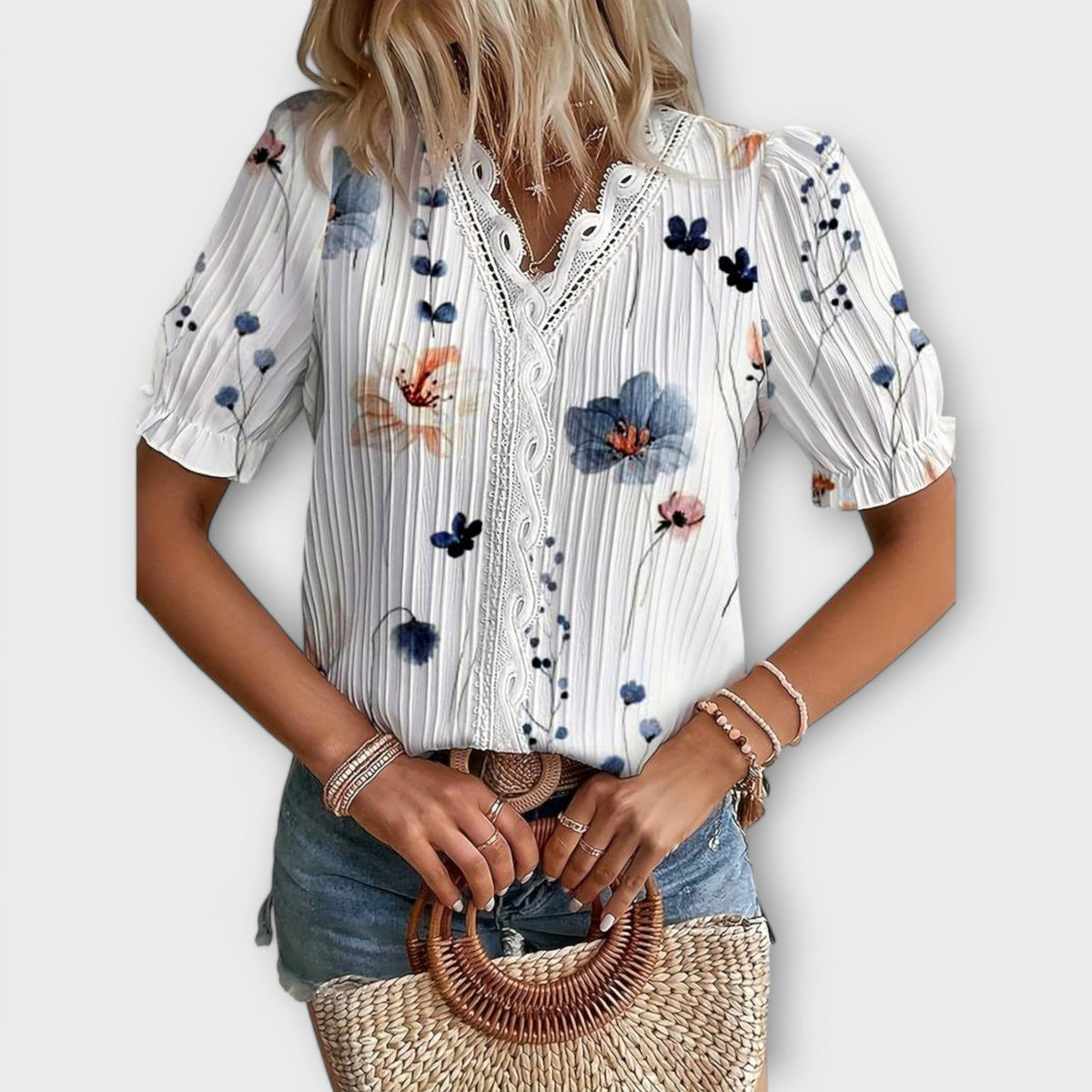 Amelia | Blusa con Escote V de Primavera
