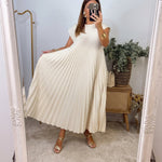 Ana | Vestido Plisado de Elegancia Atemporal