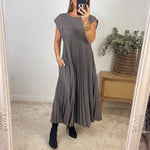 Ana | Vestido Plisado de Elegancia Atemporal